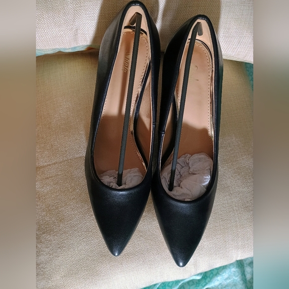 Black high heels - Picture 9 of 9